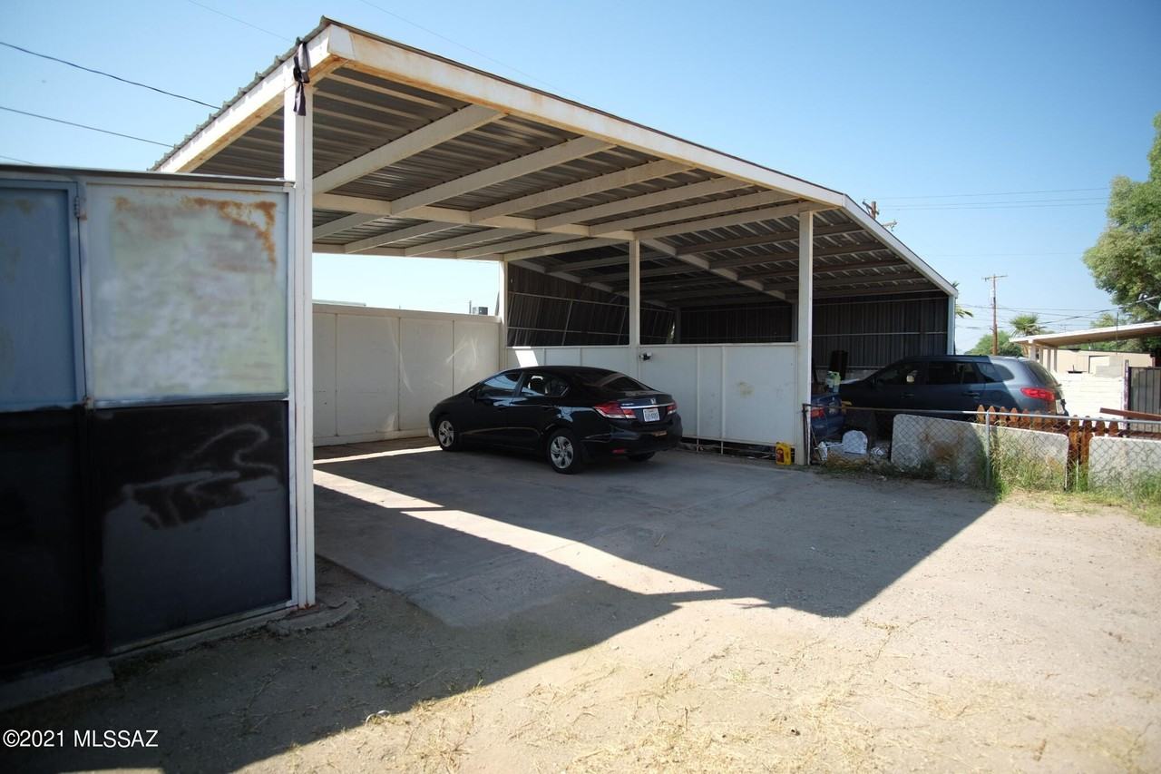 4612 E 19th St - Photo 3 of 24