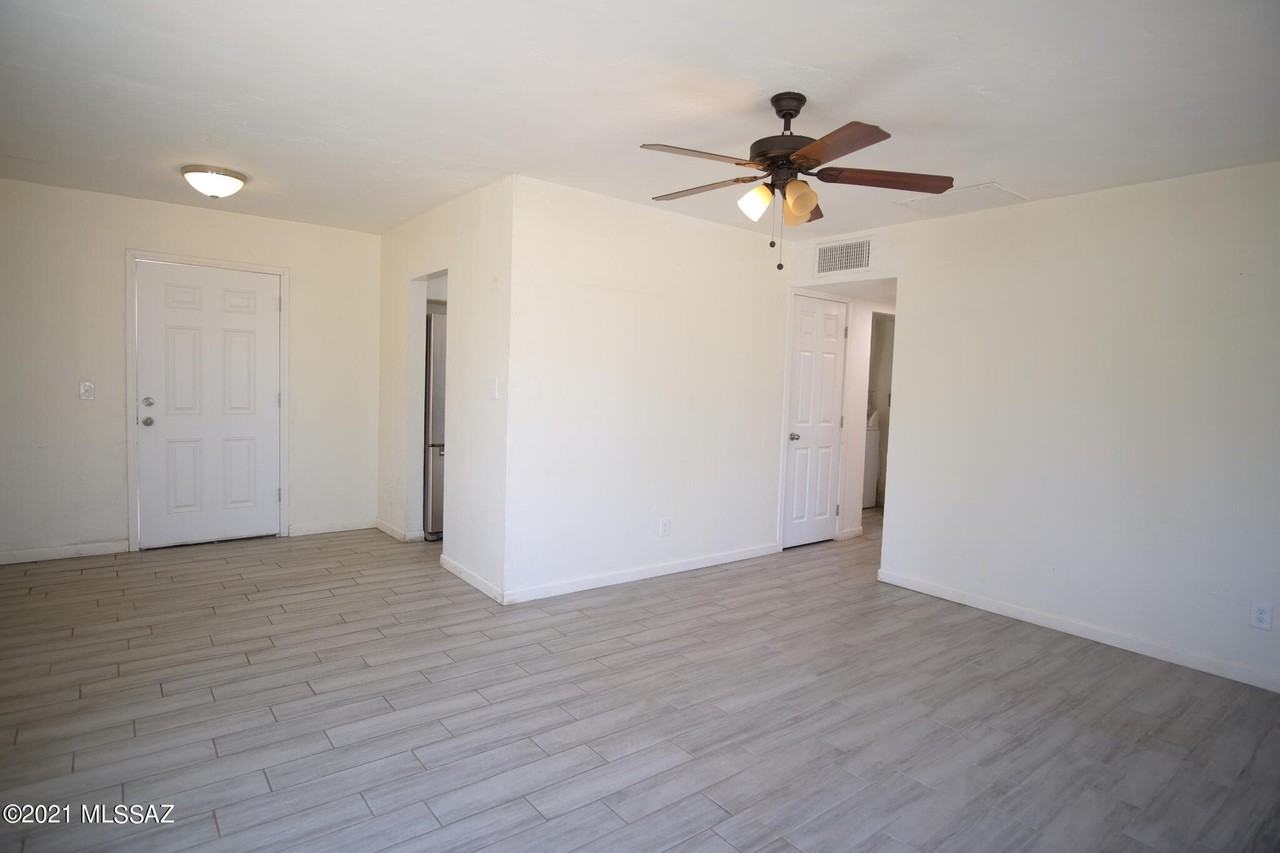 4612 E 19th St - Photo 7 of 24