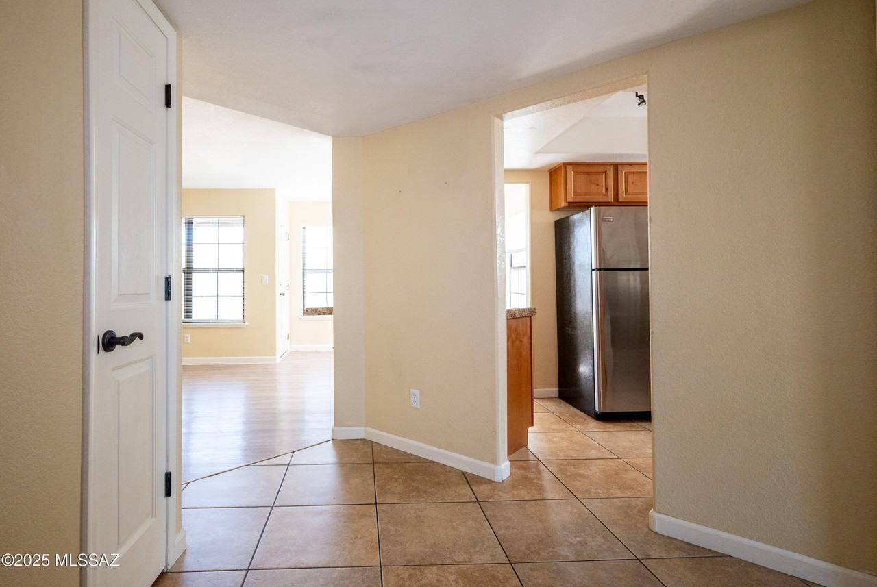 6651 N Campbell Ave Apt 166 #166 - Photo 3 of 18