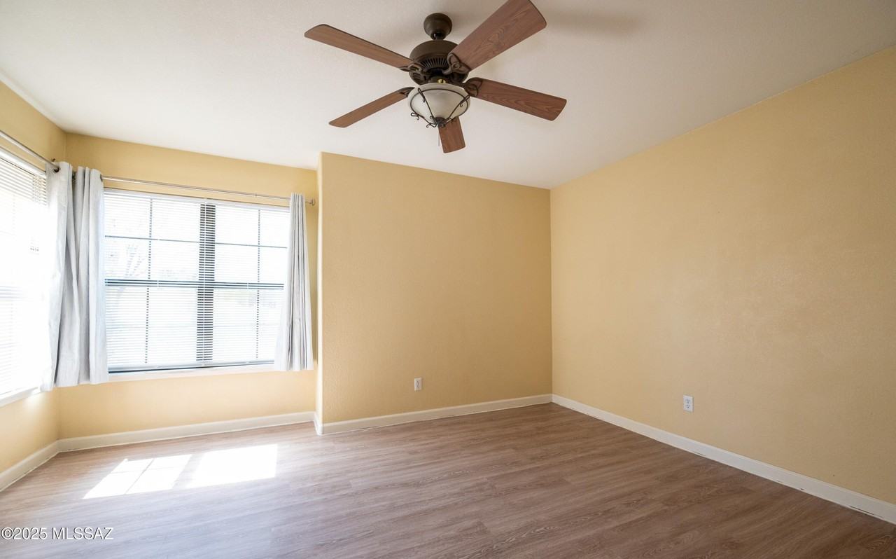 6651 N Campbell Ave Apt 166 #166 - Photo 4 of 18