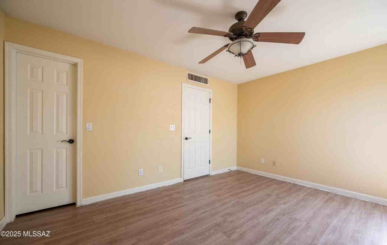 6651 N Campbell Ave Apt 166 #166 - Photo 5 of 18