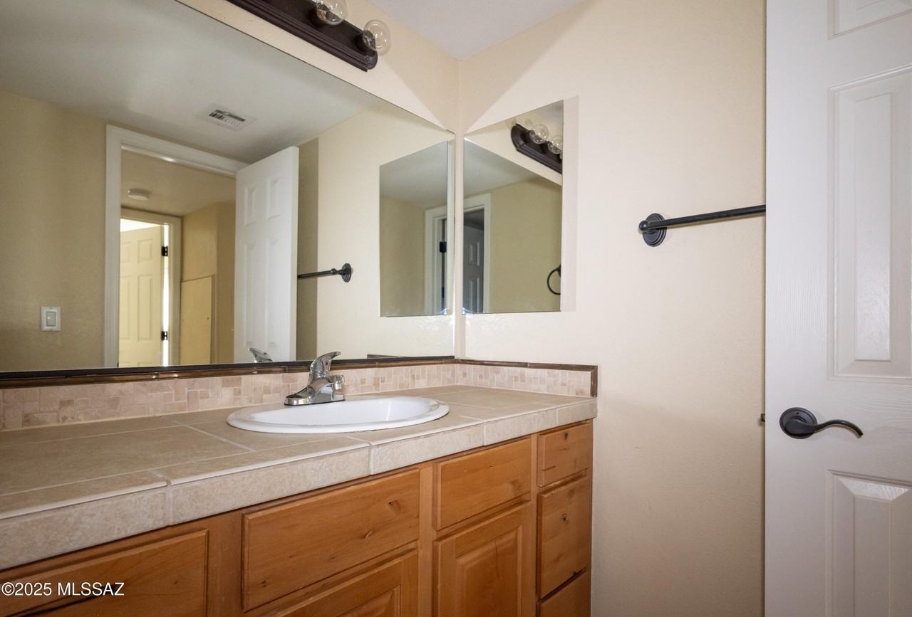 6651 N Campbell Ave Apt 166 #166 - Photo 6 of 18