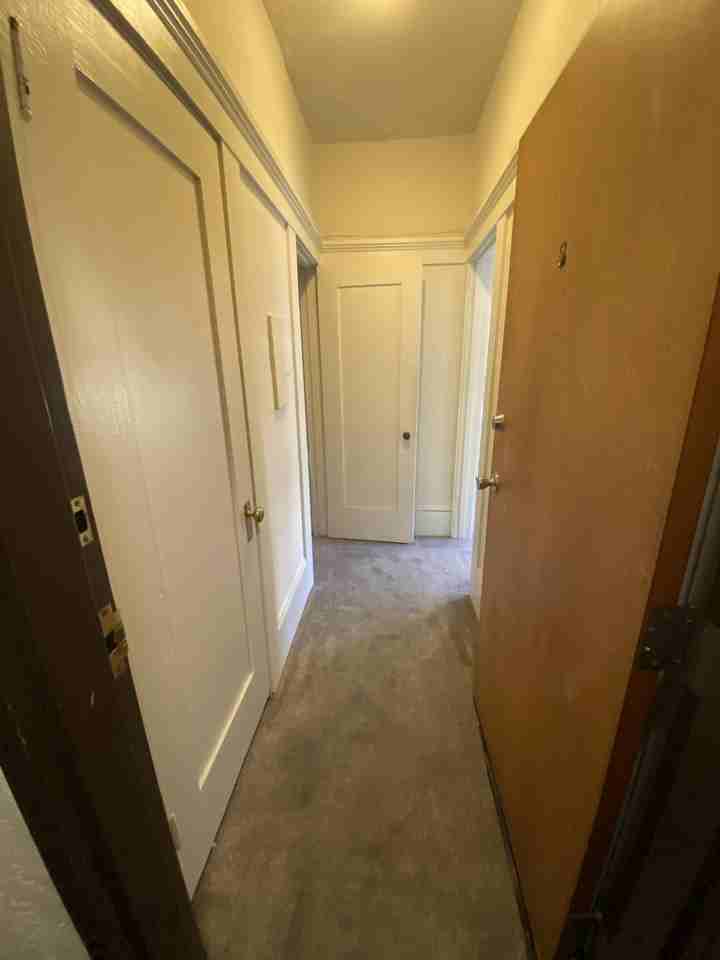 498 25th St #8 - Photo 2 of 8