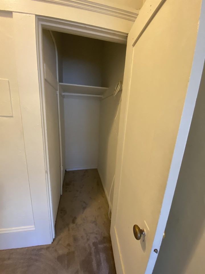 498 25th St #8 - Photo 6 of 8