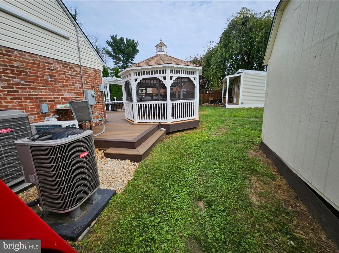 8001 Postoak Rd - Photo 3 of 30