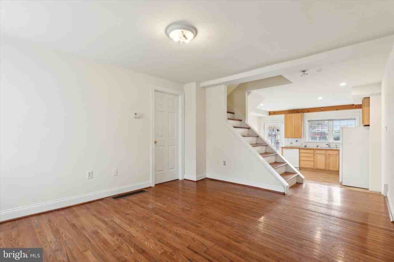 189 Maiden St - Photo 2 of 15