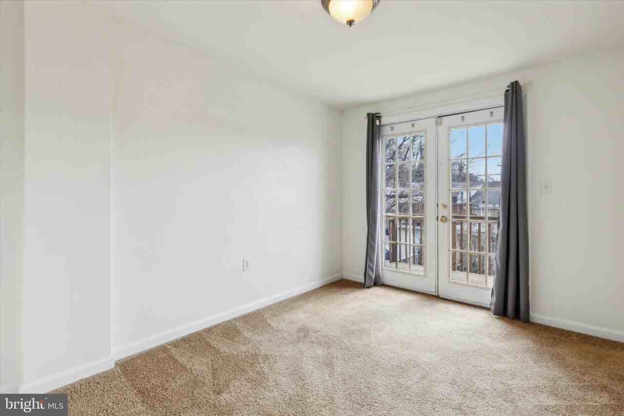 189 Maiden St - Photo 6 of 15