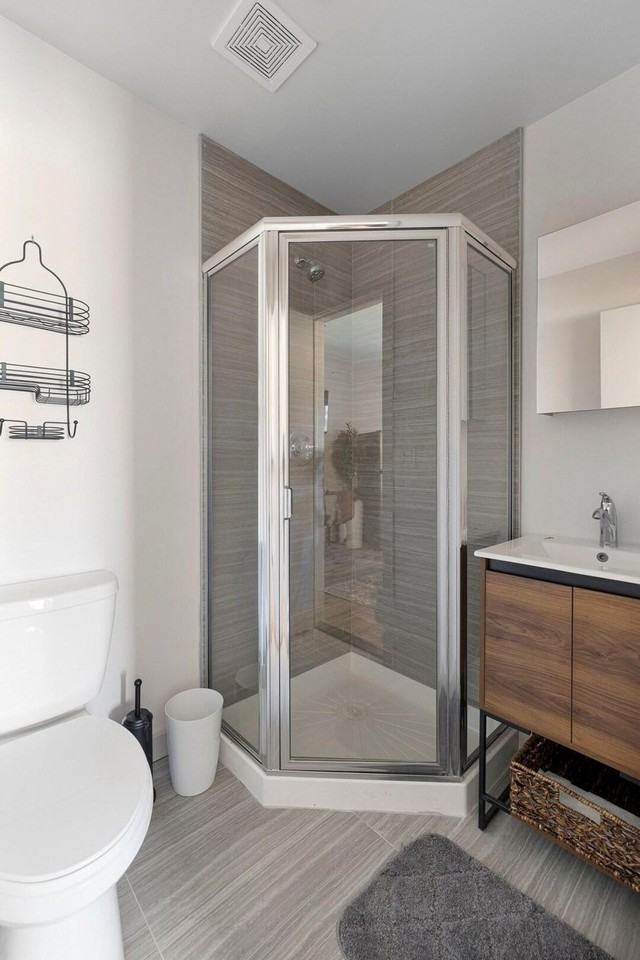 138 Wickham Ave #1056791P - Photo 6 of 17