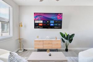 featured image of 6612 W Paradise Ln