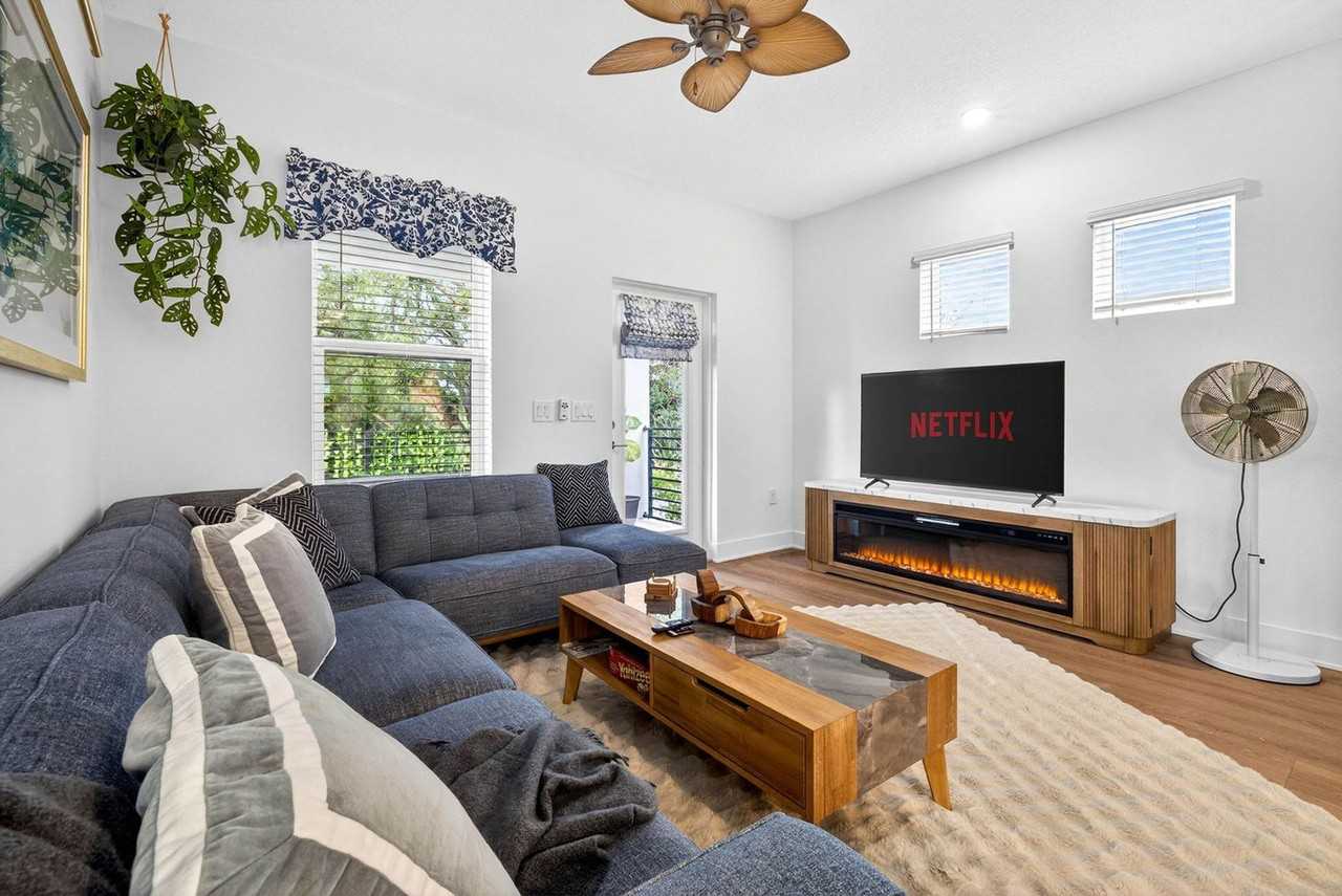 1734 W Cherry St #1372960P - Photo 2 of 26