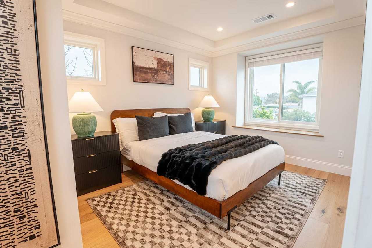 661 Hampshire Ave #1373796P - Photo 3 of 16