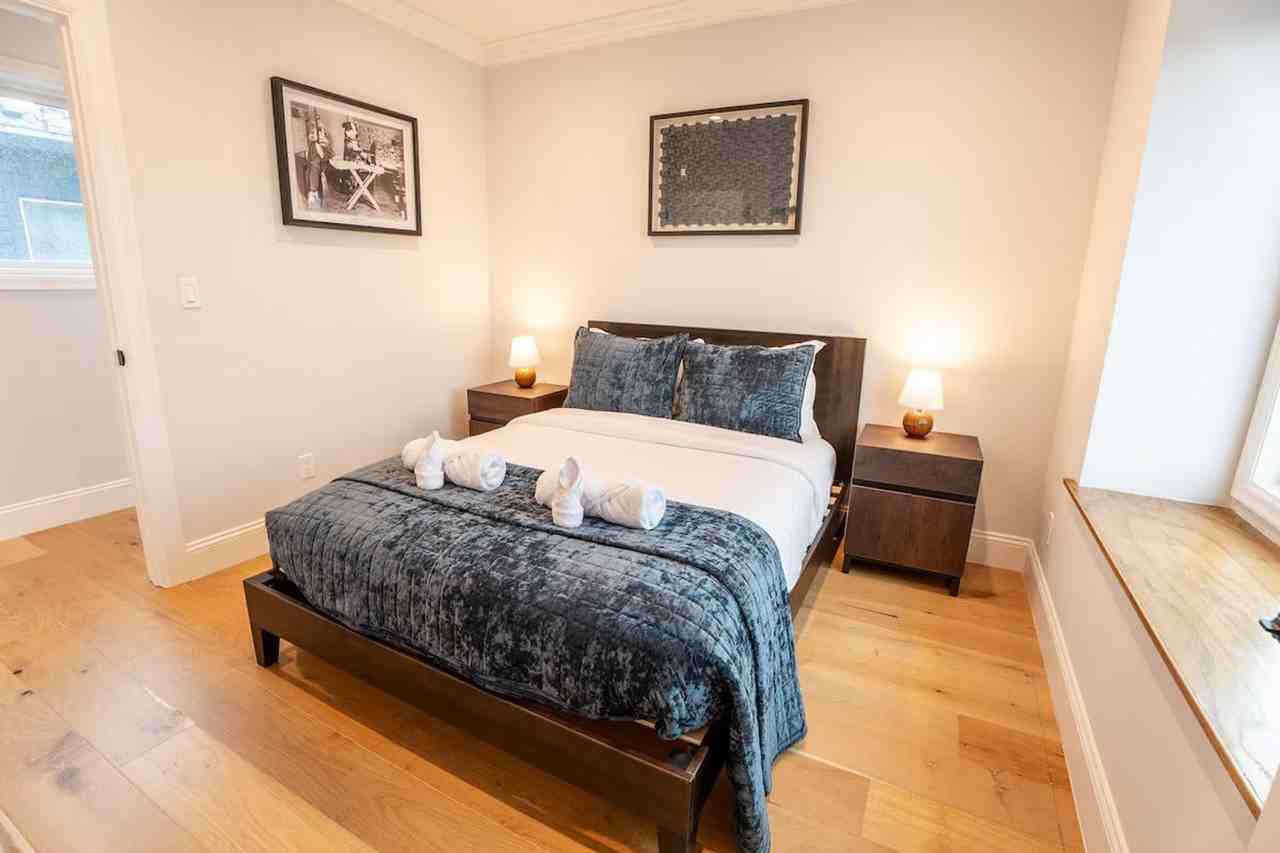 661 Hampshire Ave #1373796P - Photo 5 of 46