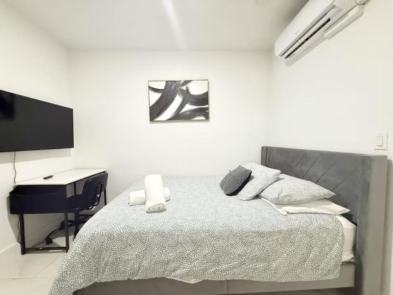 261 Nw 34th St #1378984P - Photo 4 of 22