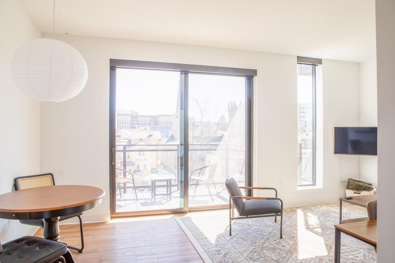 1237 N Van Buren St #1379020P - Photo 3 of 47