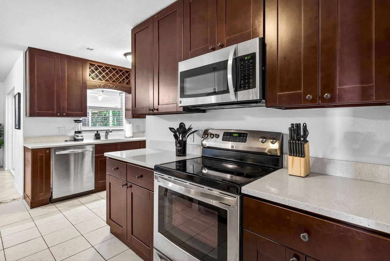 11702 Moffat Ave #1380467P - Photo 7 of 17