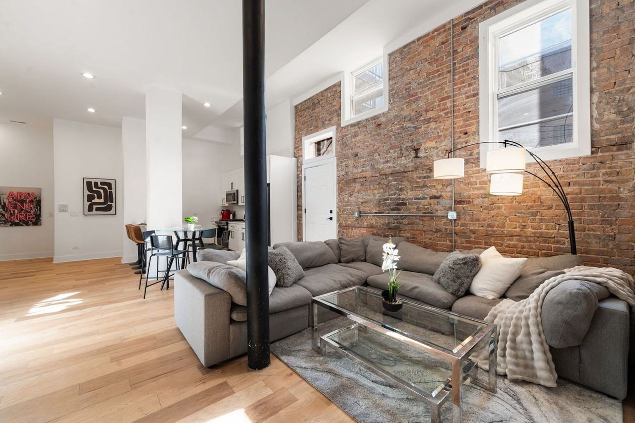 1941 West Augusta Boulevard - Photo 3 of 72