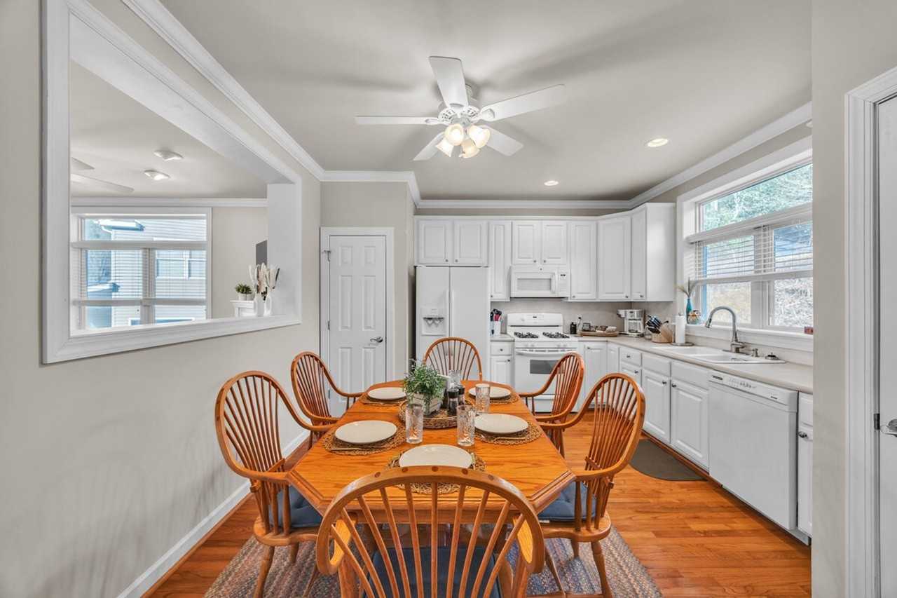 270 Creatwood Trl #1383576P - Photo 7 of 37