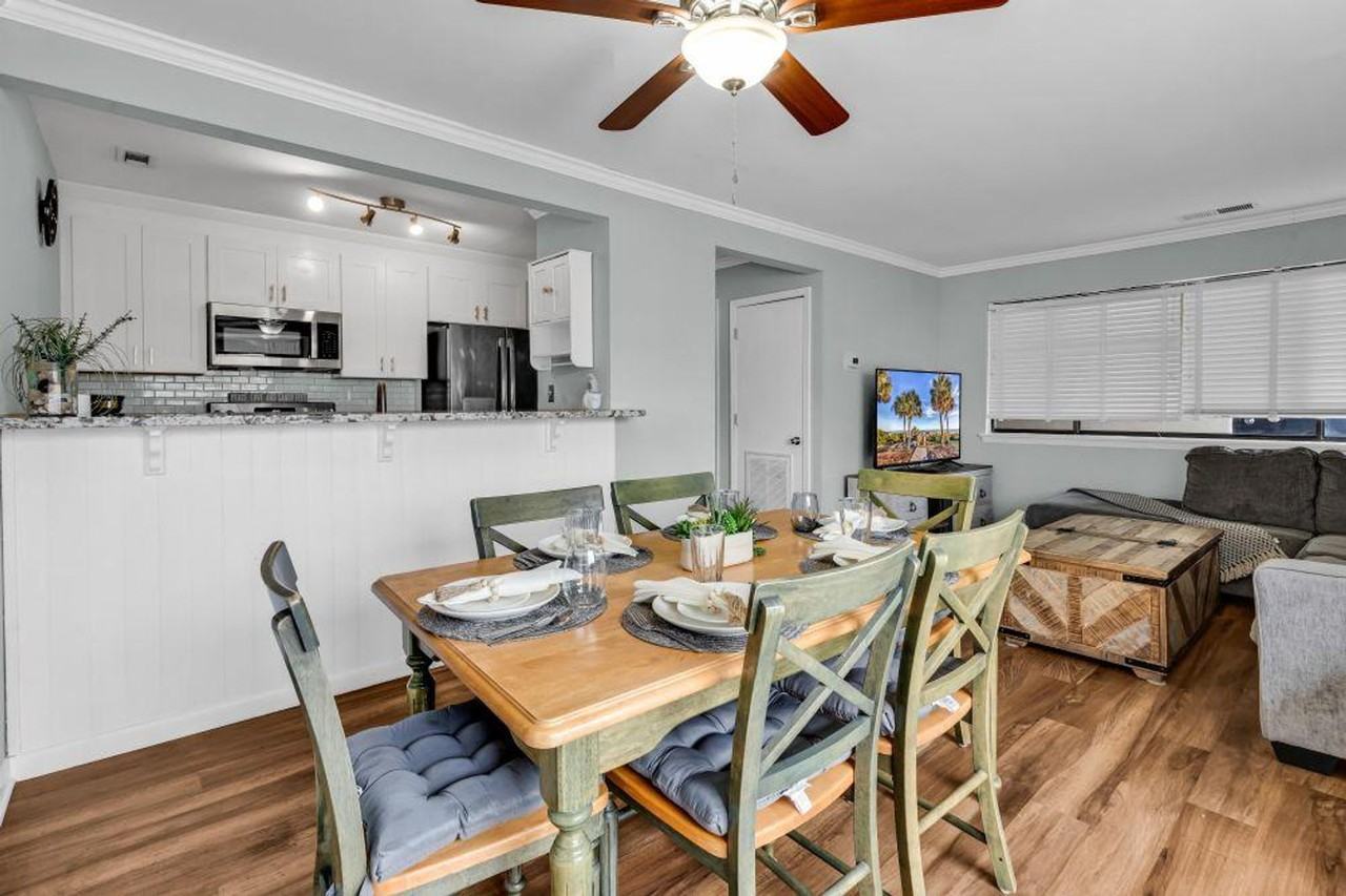 202 75th Ave N #1383725P - Photo 5 of 30