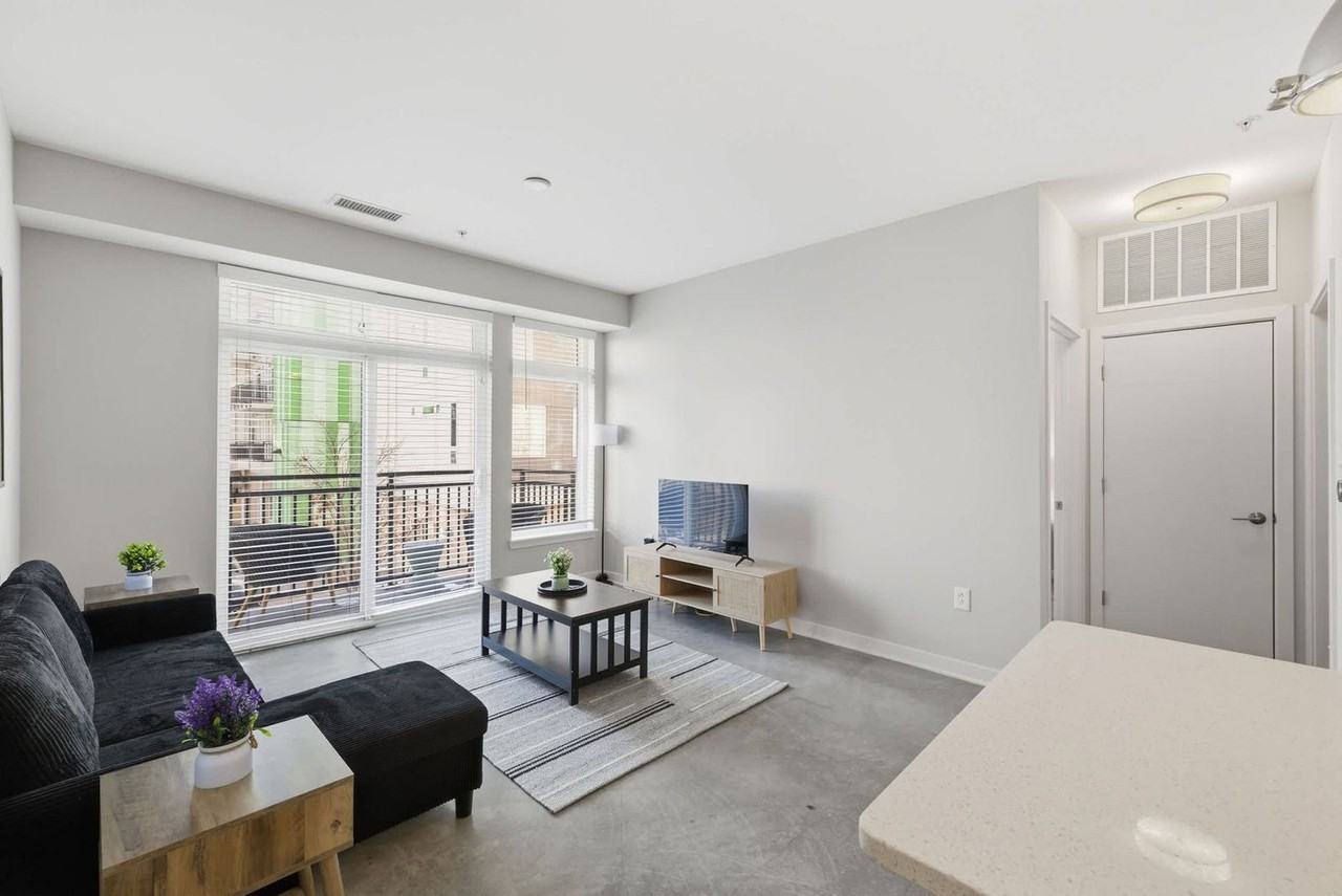 421 East Market Street - Photo 2 of 26