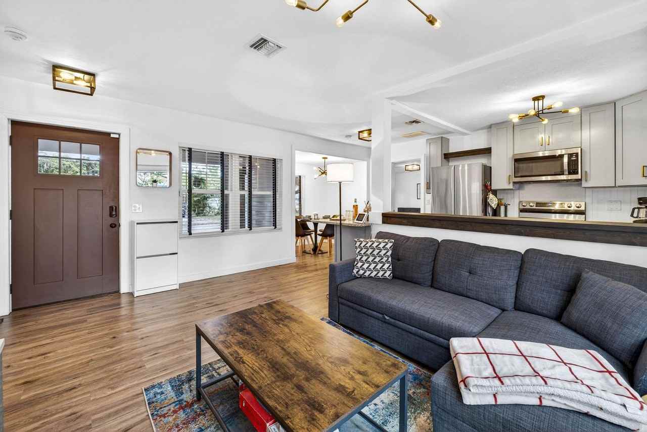 1317 E Diana St #1384017P - Photo 5 of 33