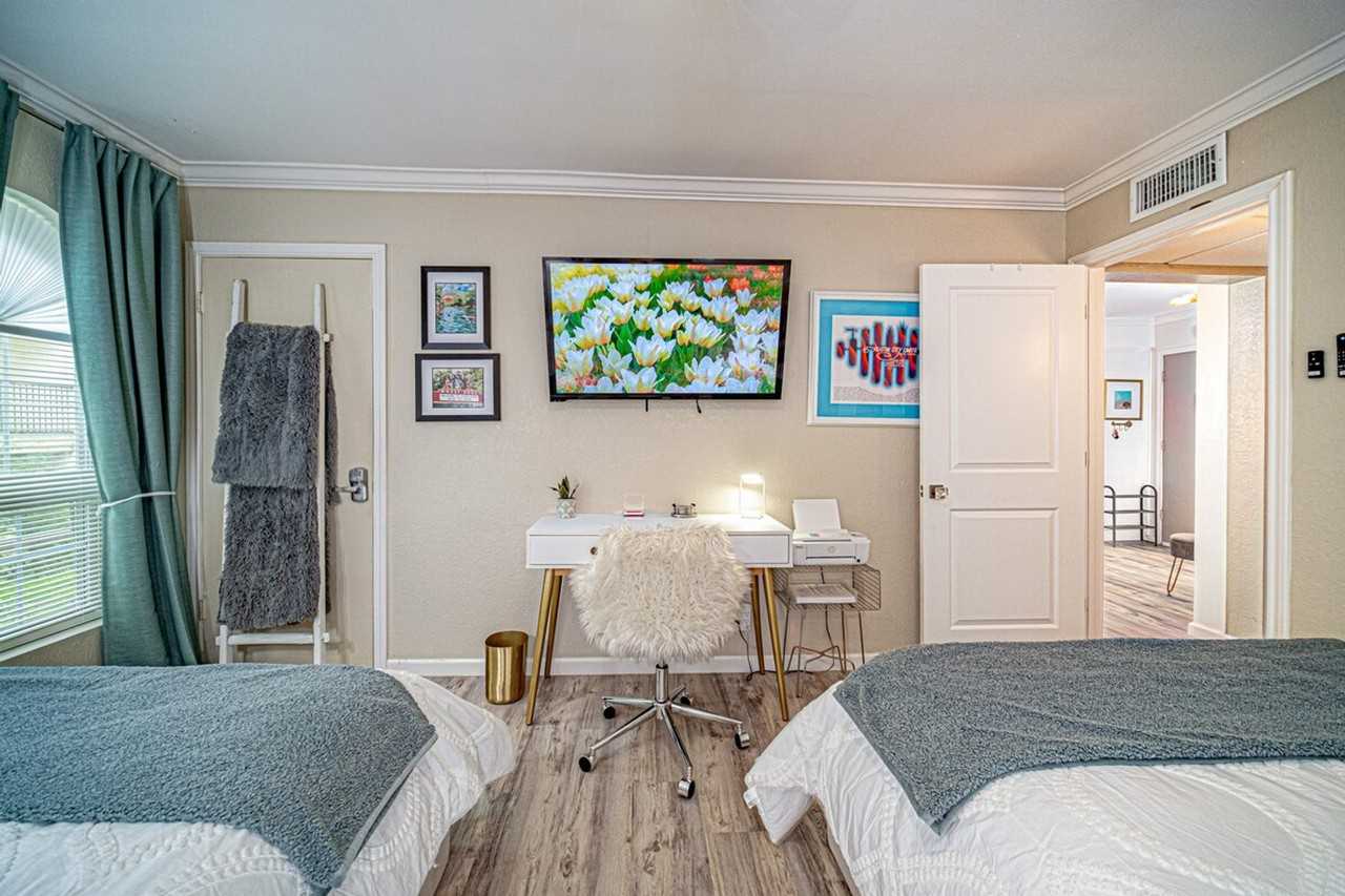 910 Duncan Ln #1385483P - Photo 2 of 22