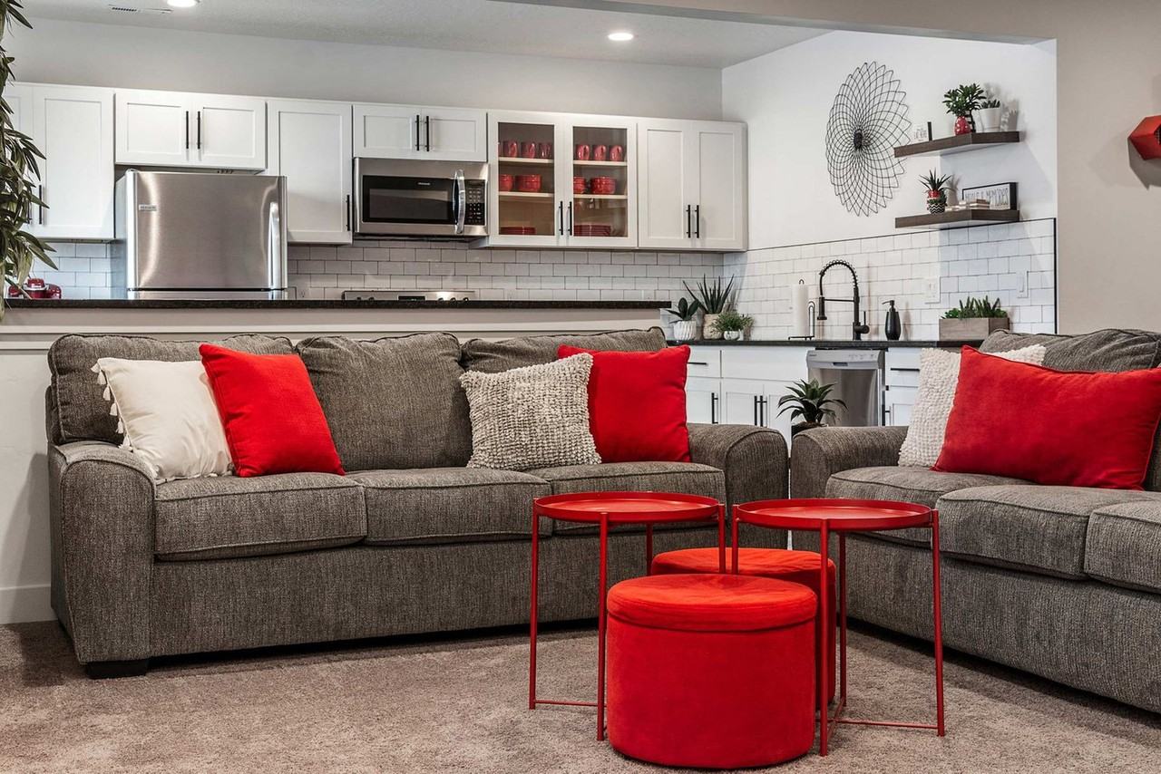 2273 N Elderberry Dr #1387177P - Photo 3 of 45