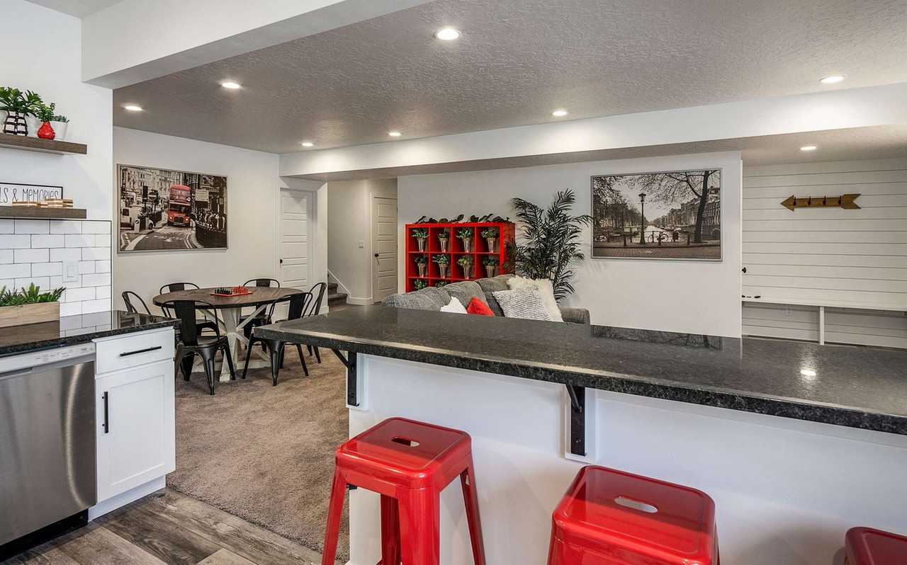 2273 N Elderberry Dr #1387177P - Photo 4 of 45