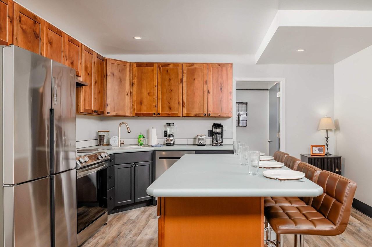 219 S Badger Ave #1387452P - Photo 3 of 12