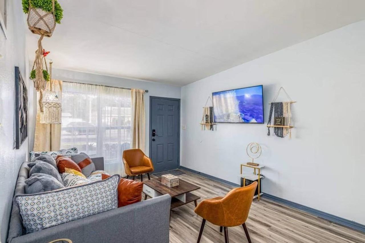 1400 Montclair Ct #1390085P - Photo 2 of 15