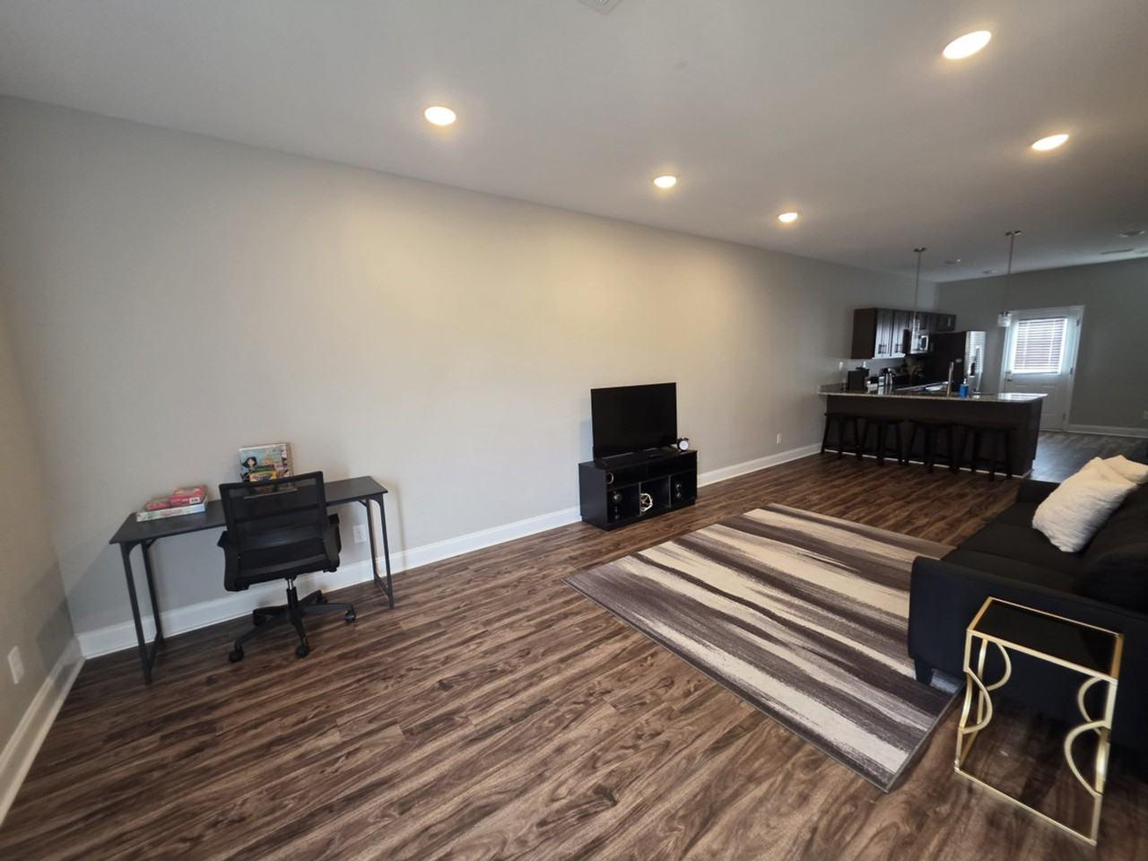 541 New South Dr #1390881P - Photo 2 of 20