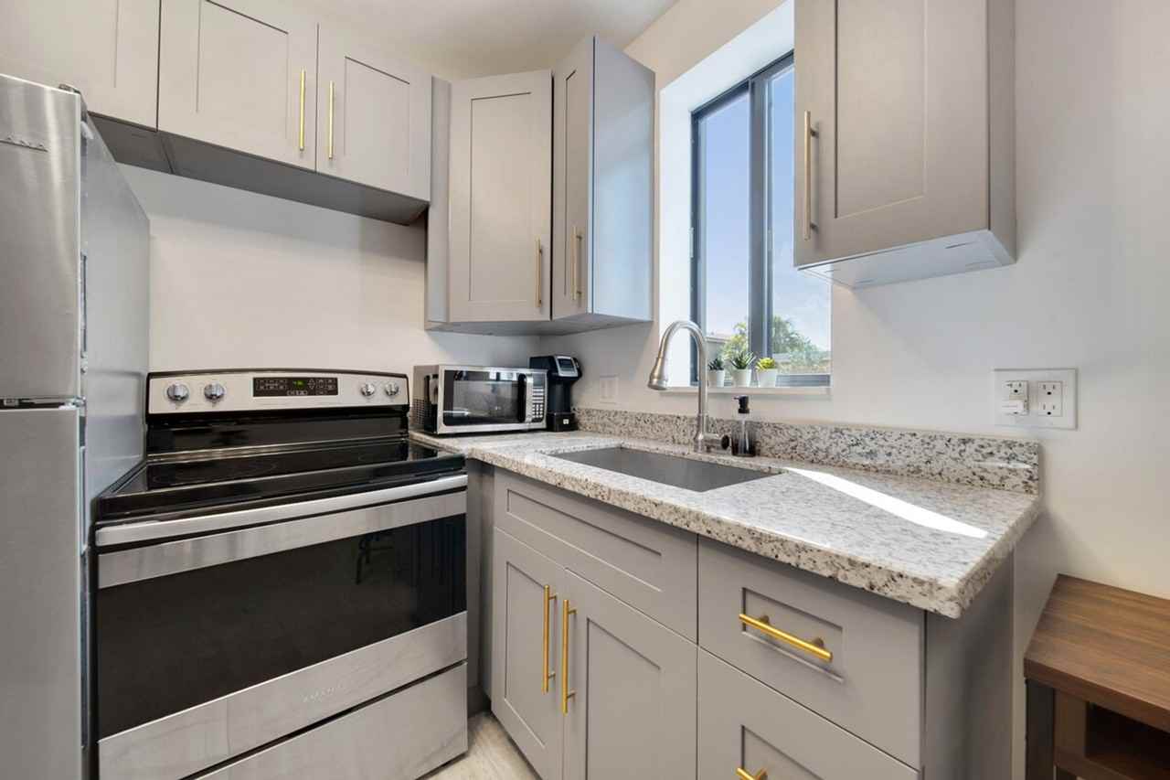 1302 Sw 22nd Ave #1388878P - Photo 5 of 19