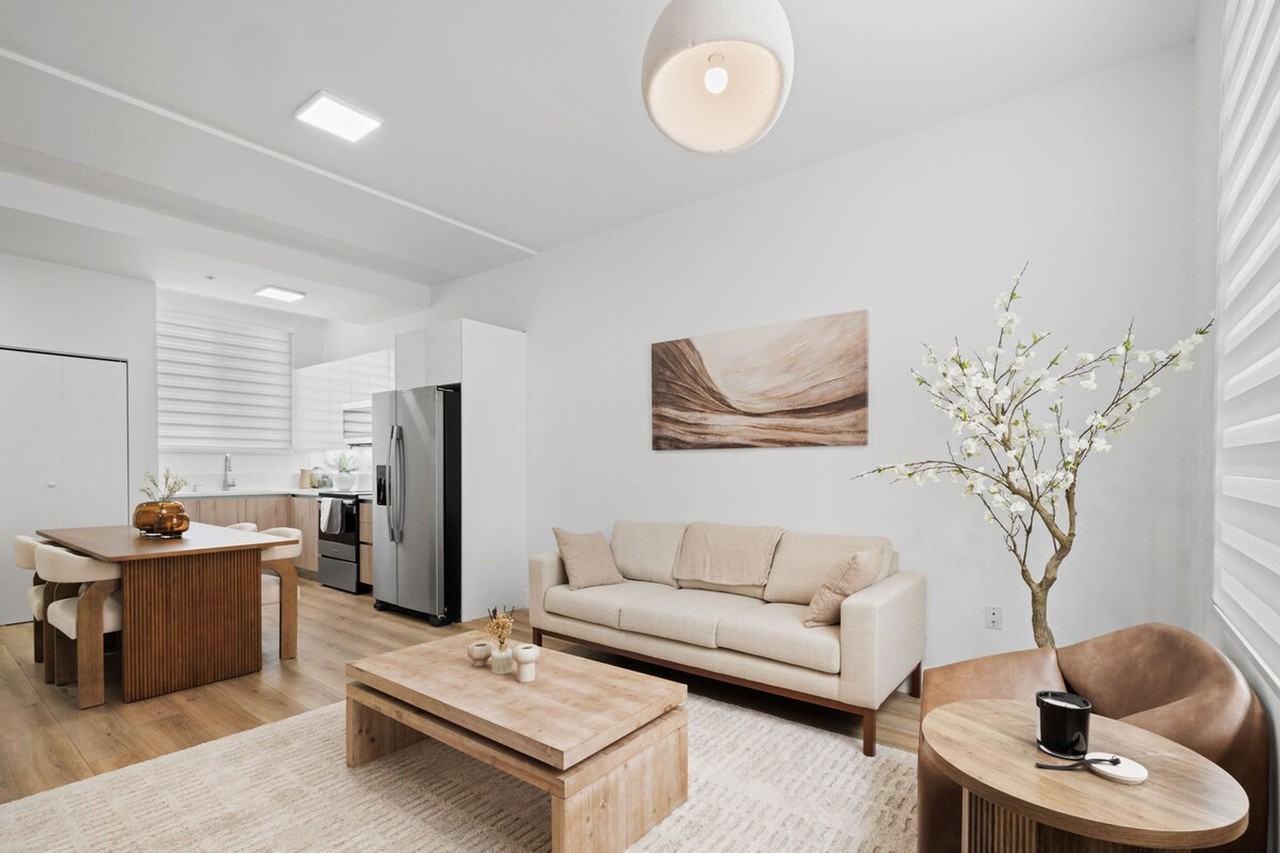 41 Nw 16th Ave #1388867P - Photo 4 of 17