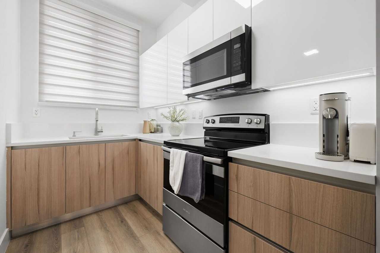 41 Nw 16th Ave #1388867P - Photo 7 of 17