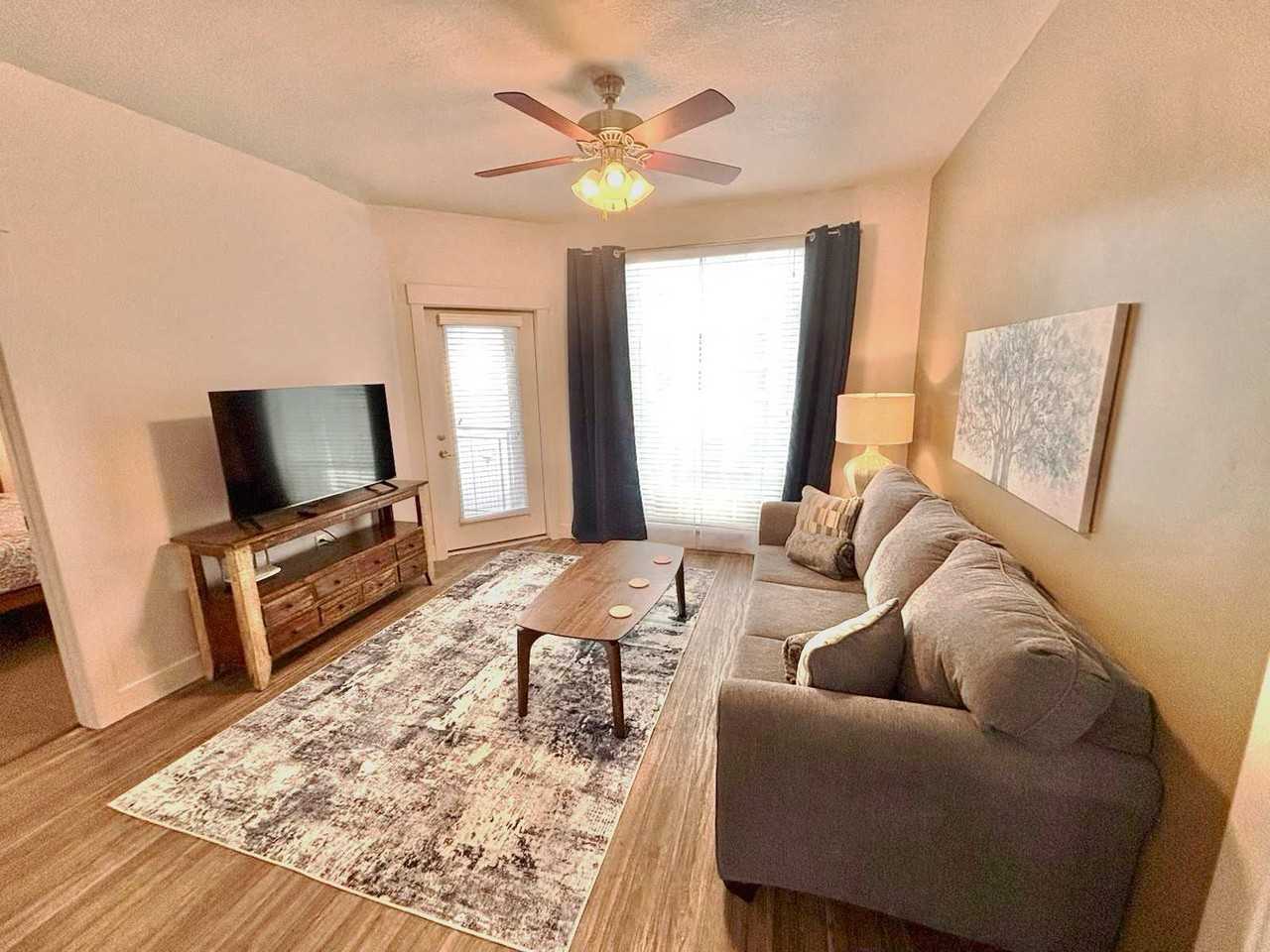 460 East 400 South - Photo 4 of 36