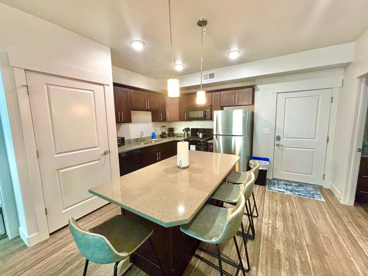 460 East 400 South - Photo 7 of 36