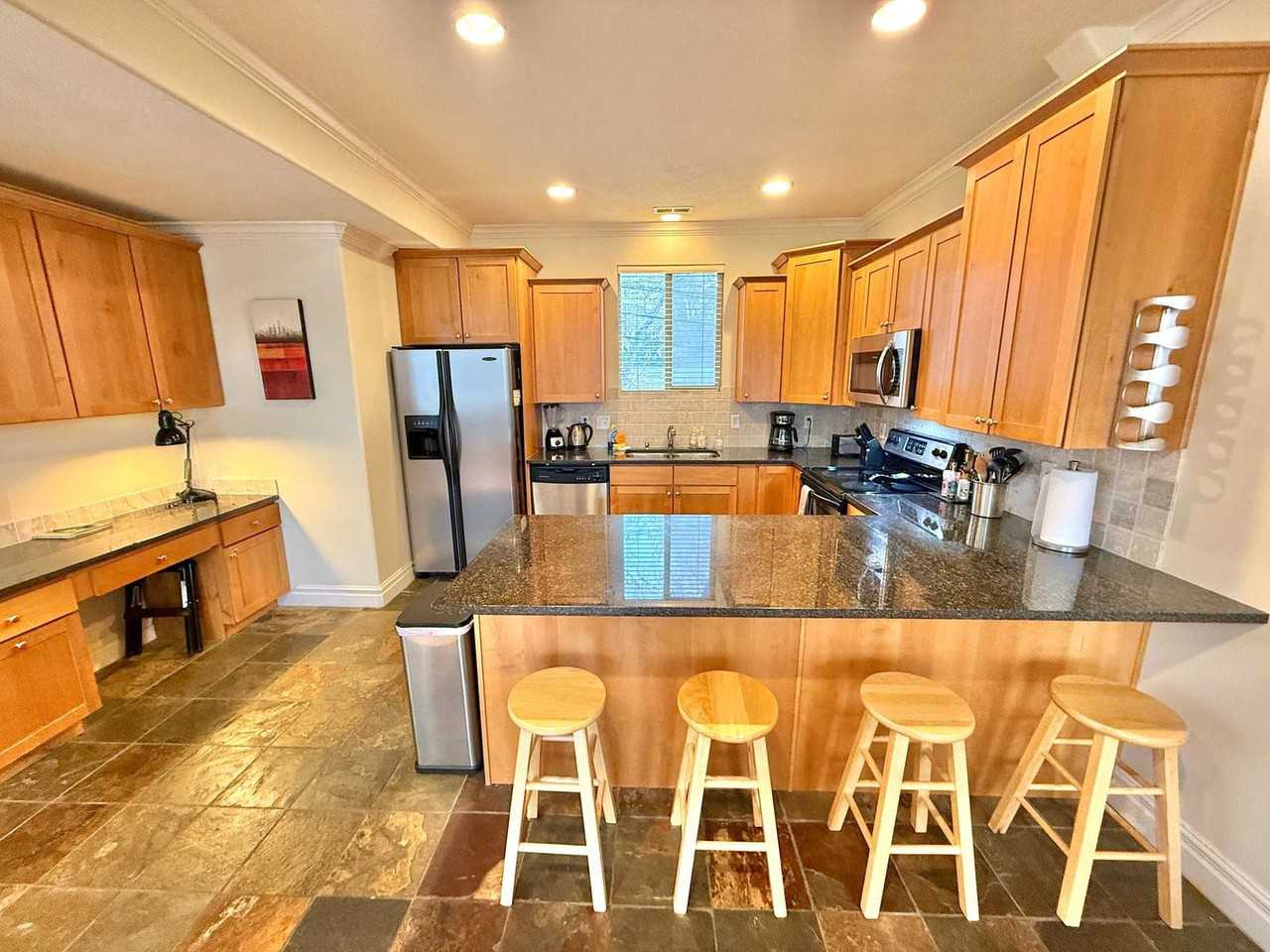 625 E 200 S #1389245P - Photo 7 of 28