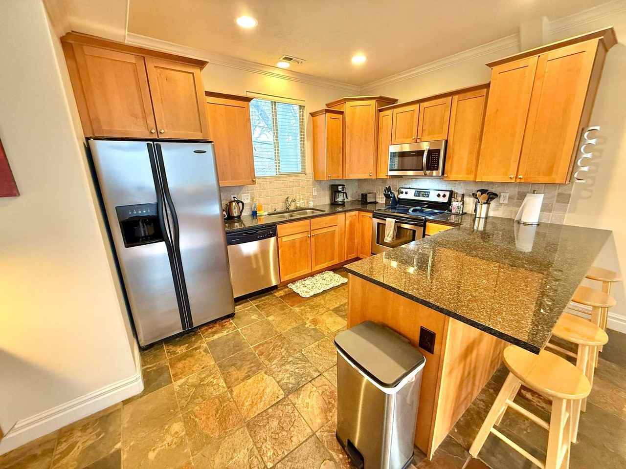 625 E 200 S #1389245P - Photo 7 of 27
