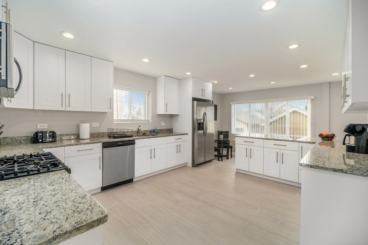 5539 S Archer Rd #1391862P - Photo 3 of 30