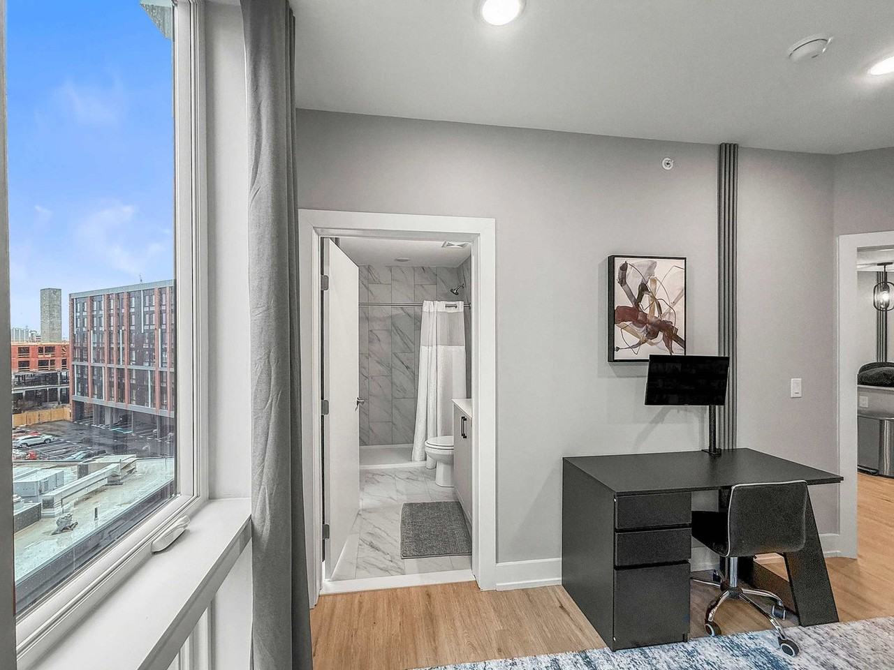 626 N Columbus Blvd #1055926P - Photo 4 of 16