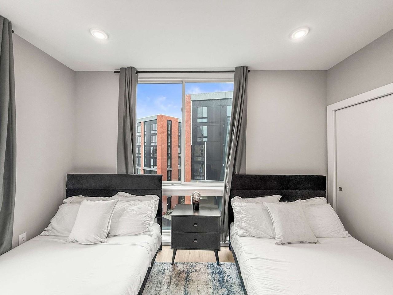 626 N Columbus Blvd #1055926P - Photo 7 of 16