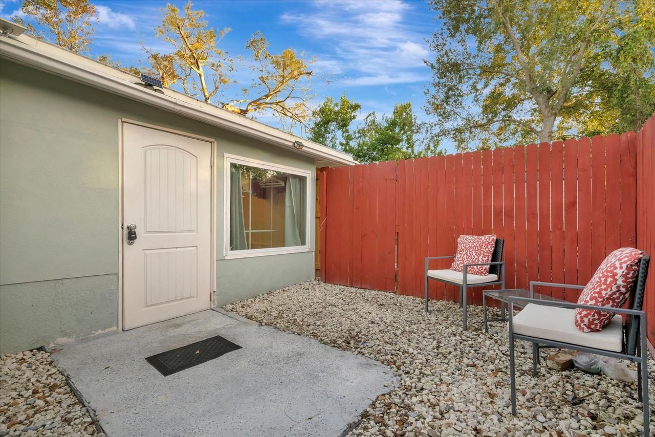 4213 E Yukon St #1396874P - Photo 2 of 9