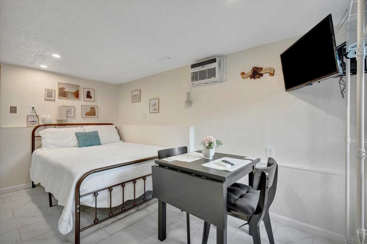 4213 E Yukon St #1396874P - Photo 5 of 9