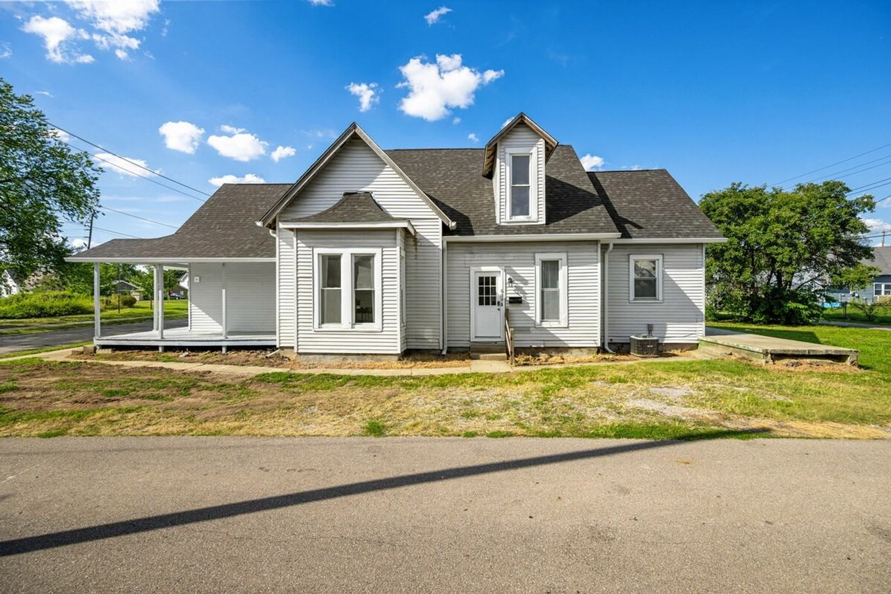 639 Maple Street - Photo 5 of 33