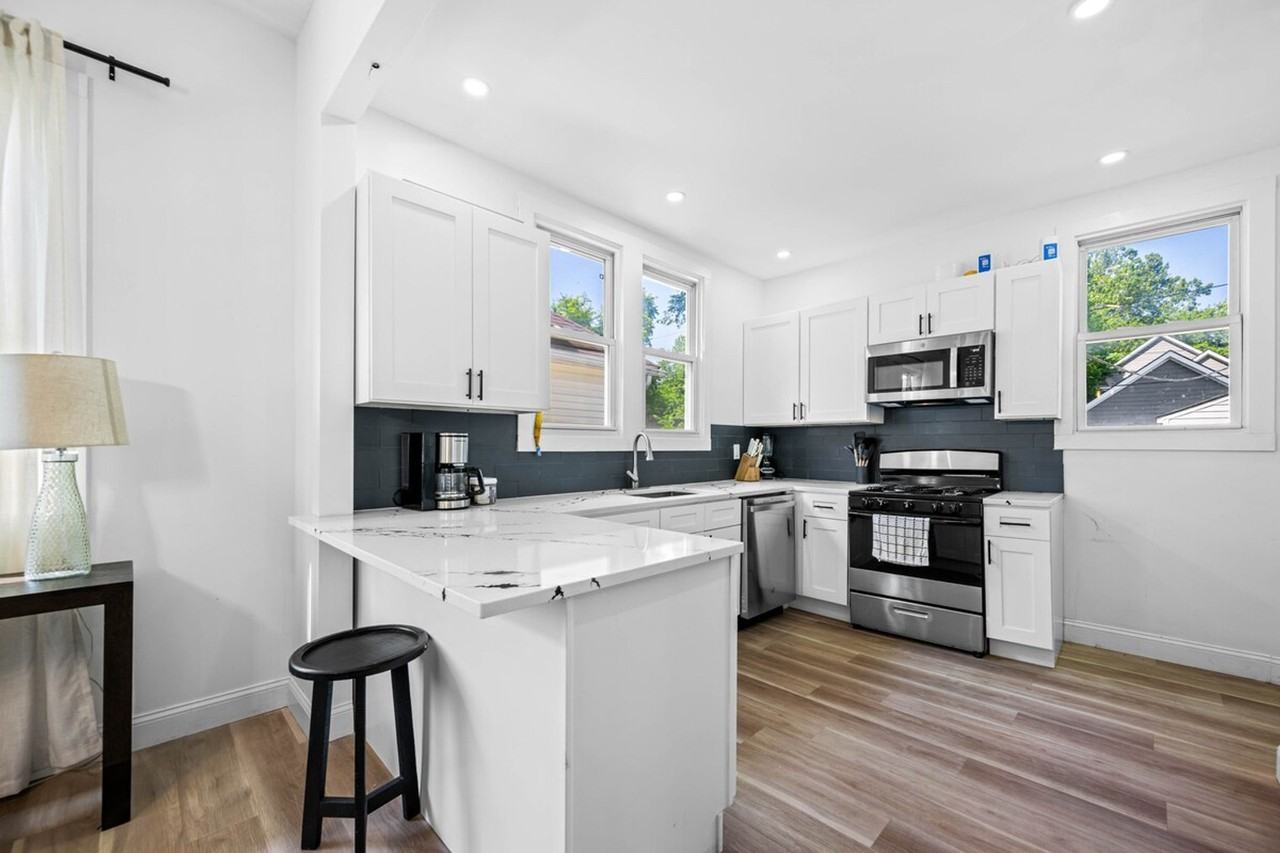 906 Villa Ave #1397945P - Photo 2 of 50