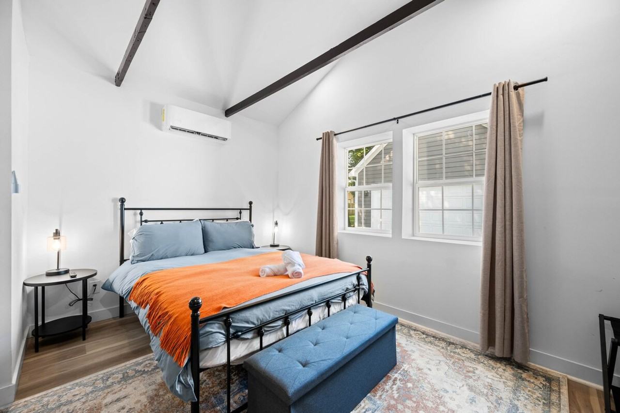 906 Villa Ave #1397945P - Photo 3 of 50