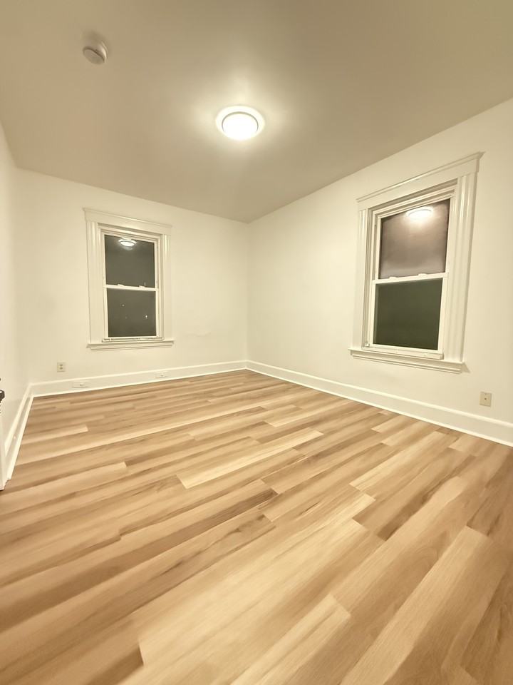 242 4th Avenue - Photo 5 of 10