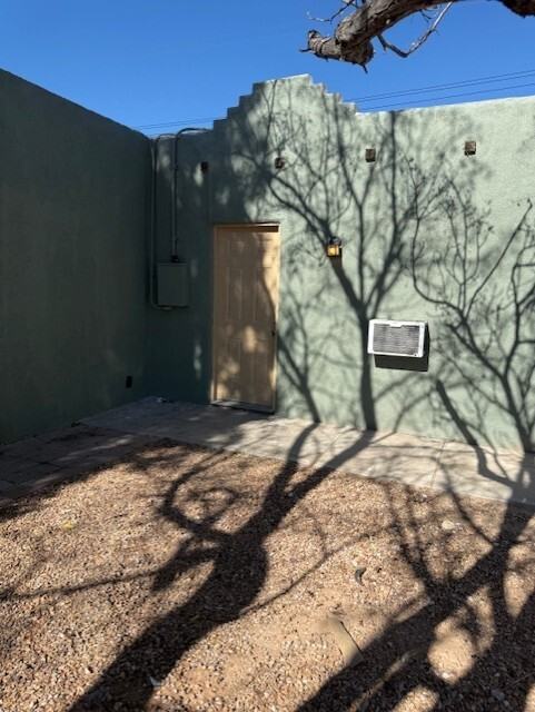 102 W Ohio St #2 - Photo 5 of 7