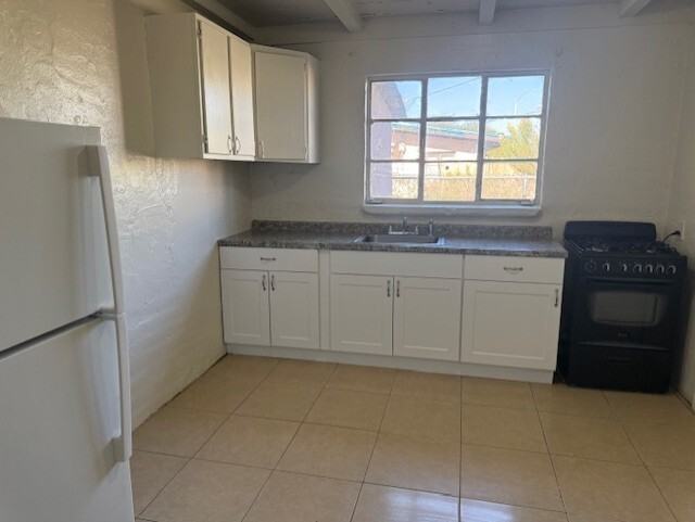 102 W Ohio St #2 - Photo 3 of 7