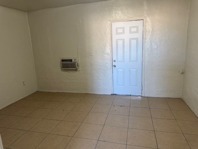 102 W Ohio St #2 - Photo 2 of 7