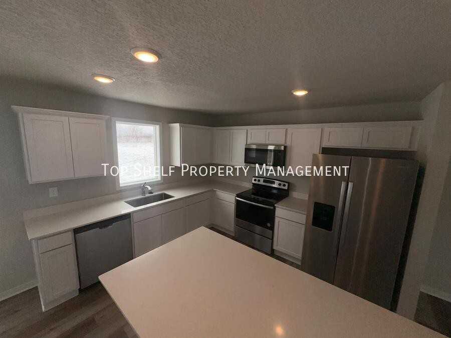 173 Ne 56th St - Photo 5 of 15